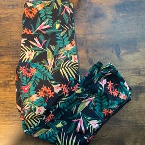 SALE🌟 3 for $12 Old navy workout capris